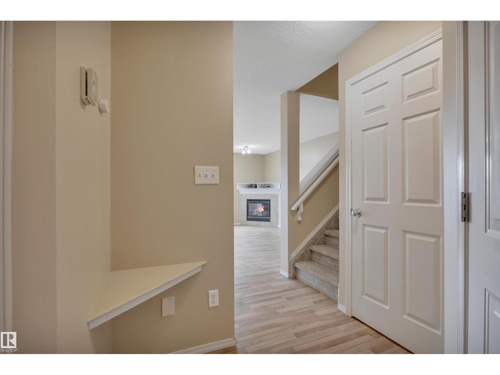 #82 287 Macewan DR SW SW - 6