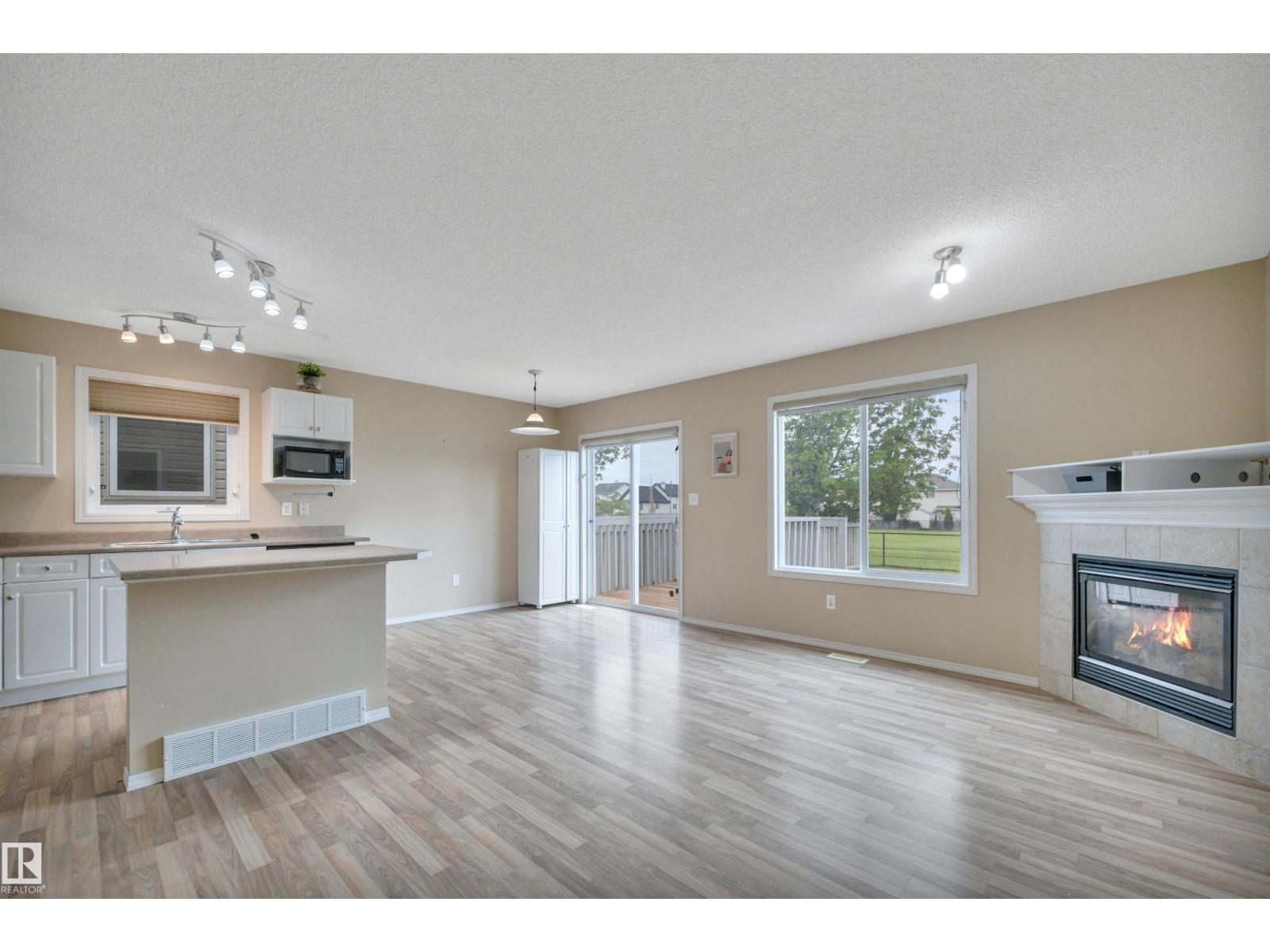 #82 287 Macewan DR SW SW - 9