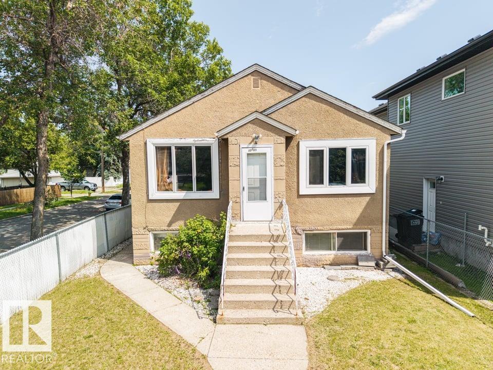 12347 90 ST NW, Delton, Edmonton photo 1