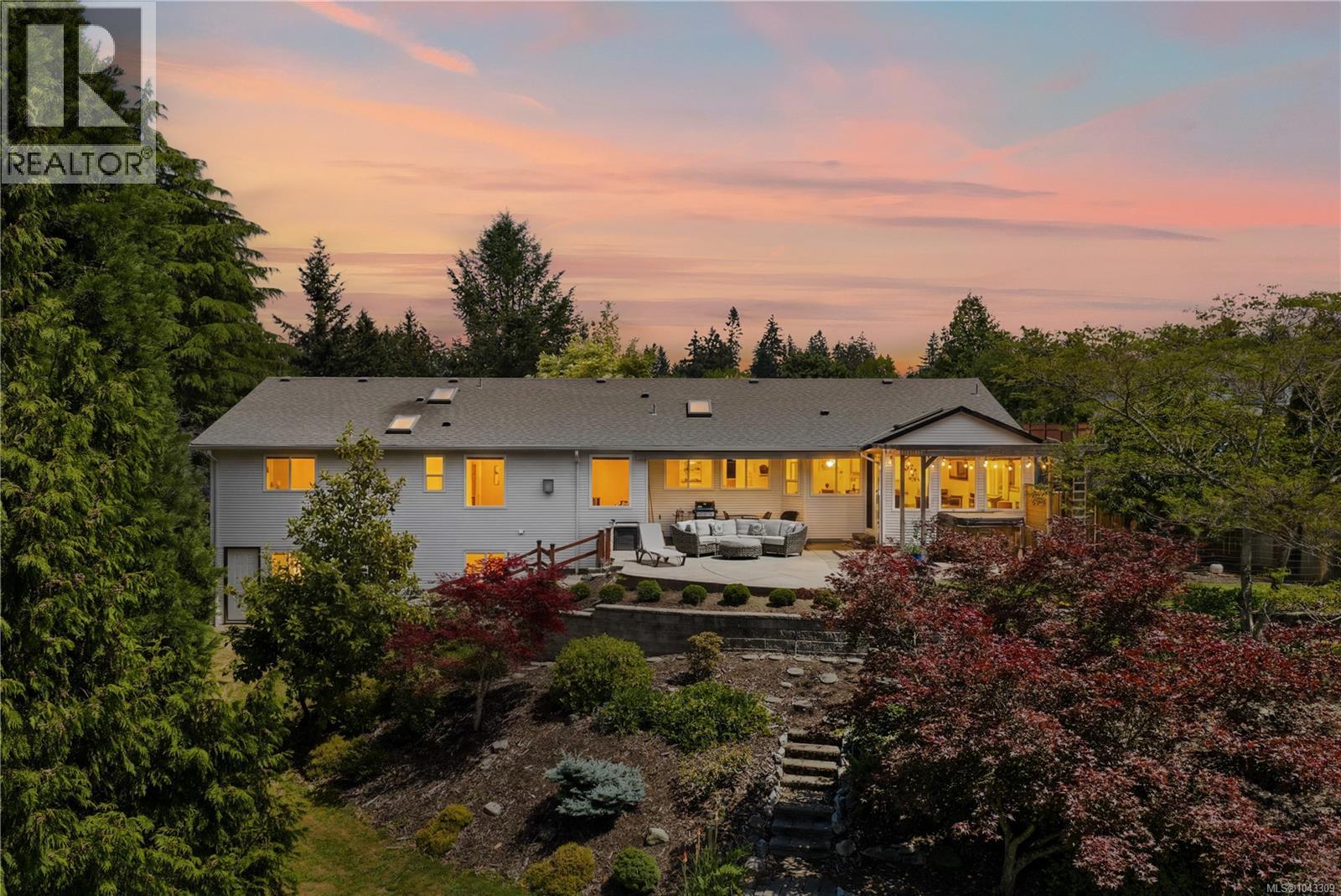 240 Carmanah Dr - 1