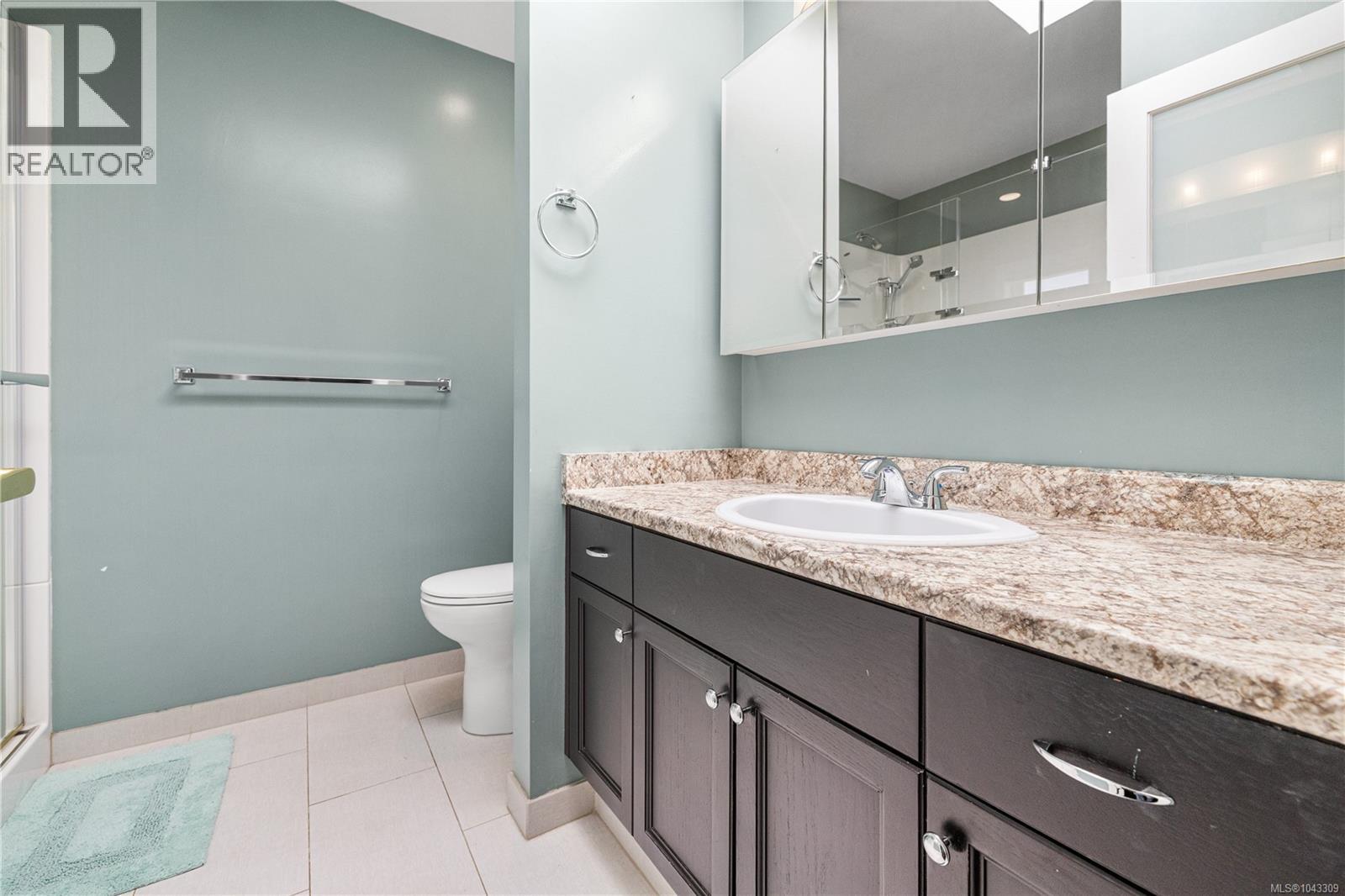 240 Carmanah Dr - 18