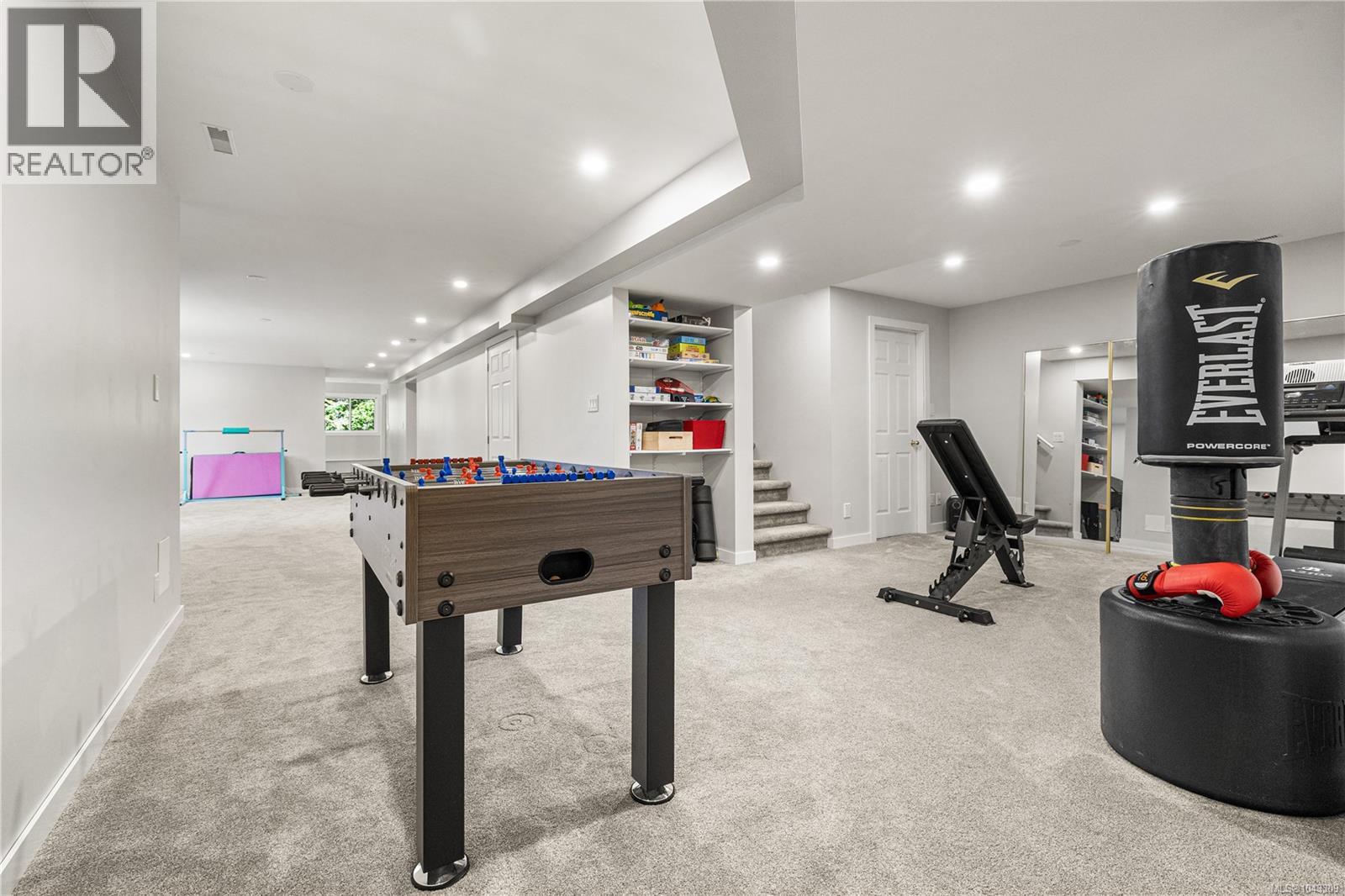 240 Carmanah Dr - 27