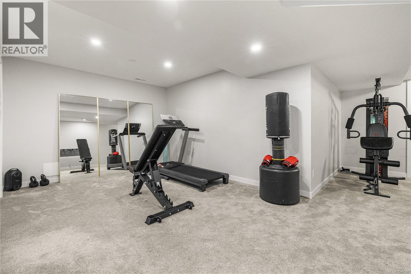 240 Carmanah Dr - 28
