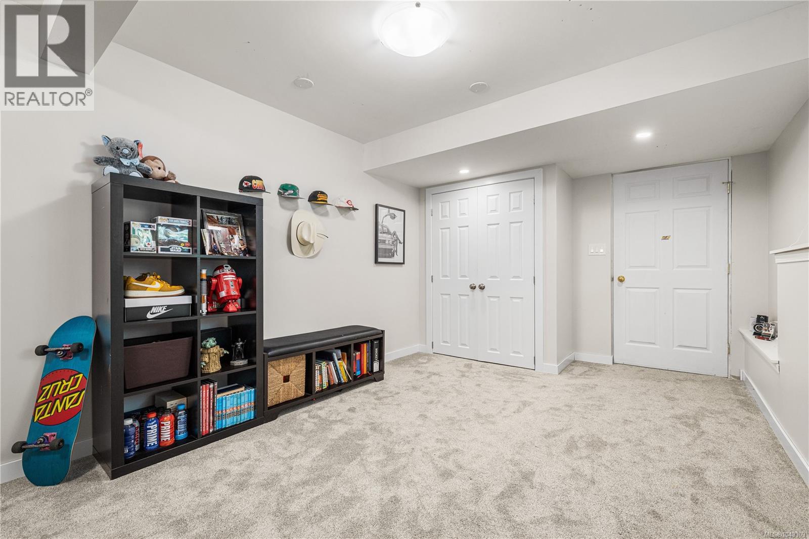 240 Carmanah Dr - 31