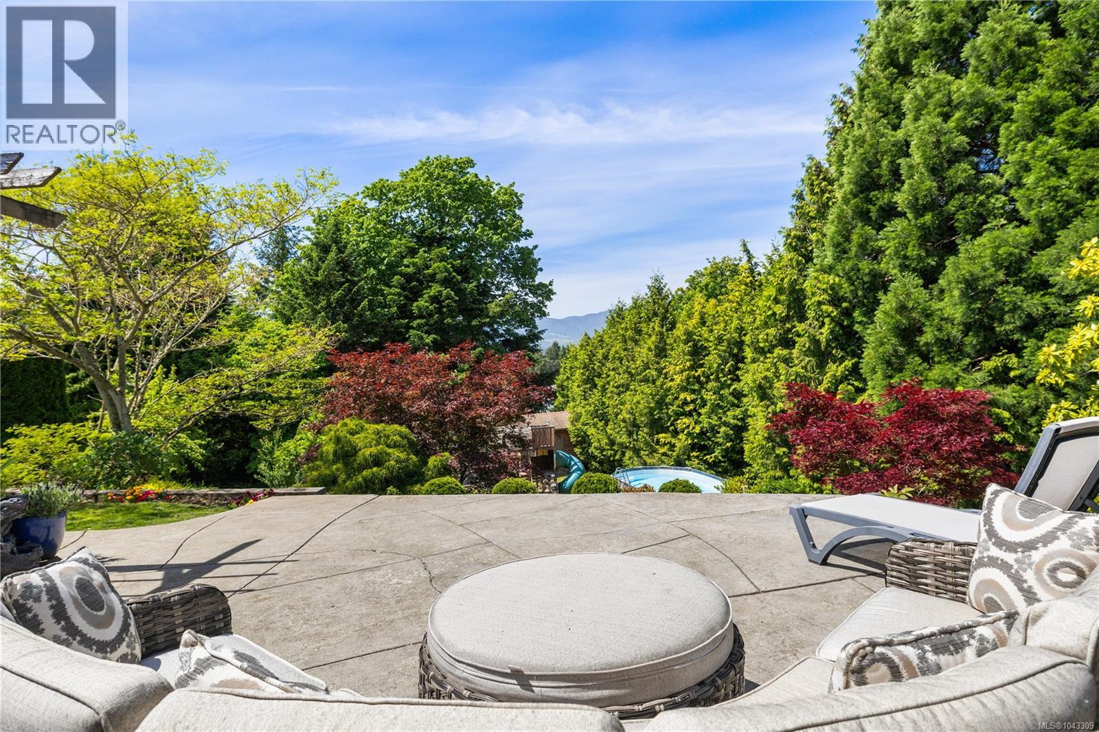 240 Carmanah Dr - 35