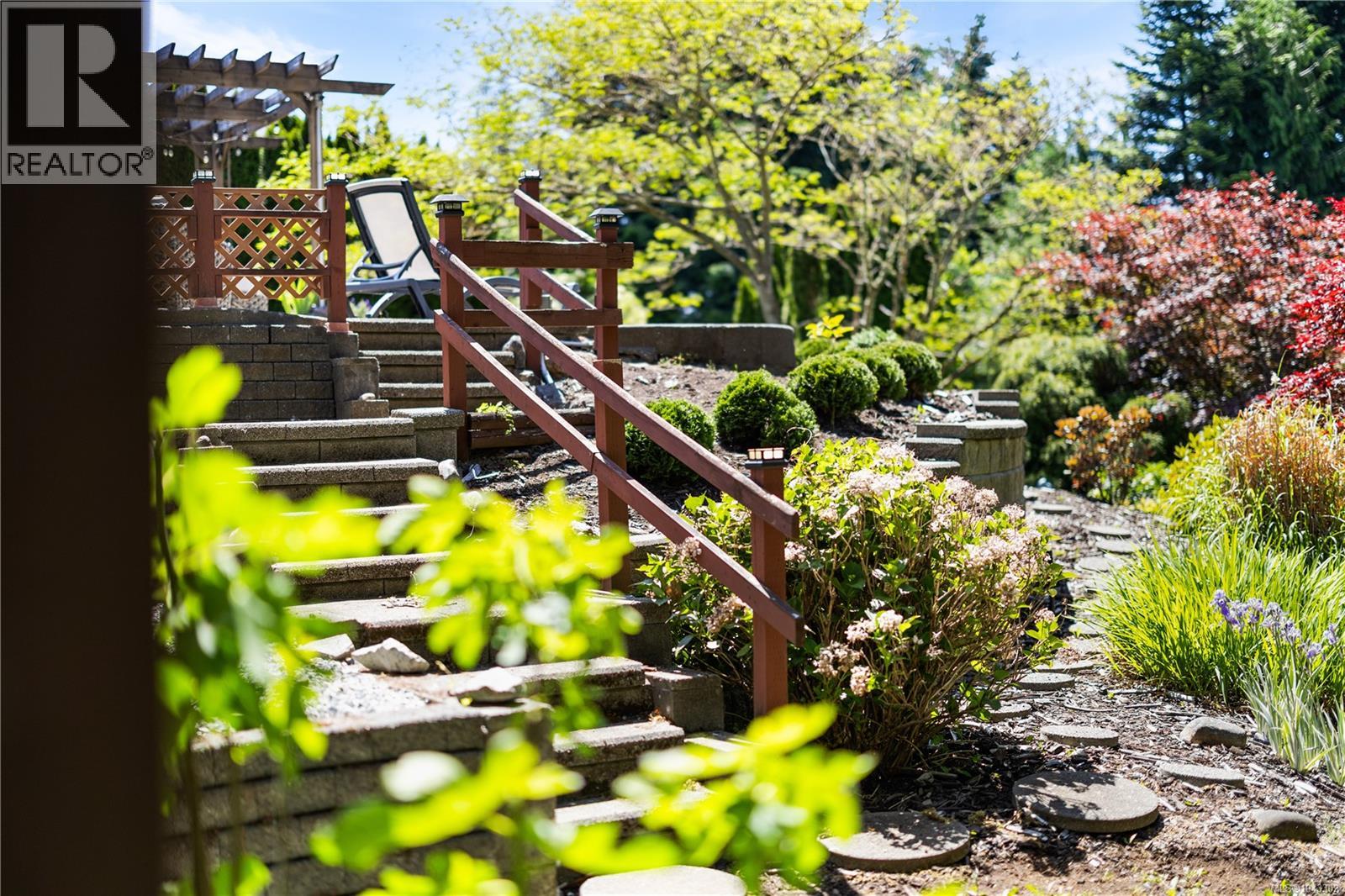 240 Carmanah Dr - 38