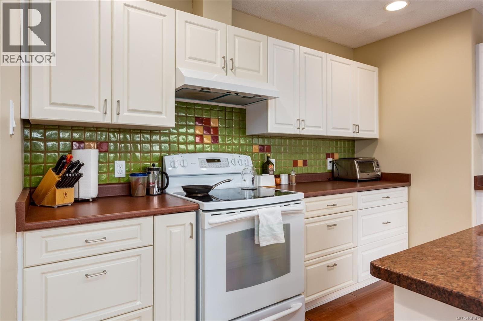 1206 Mckenzie Dr - 9