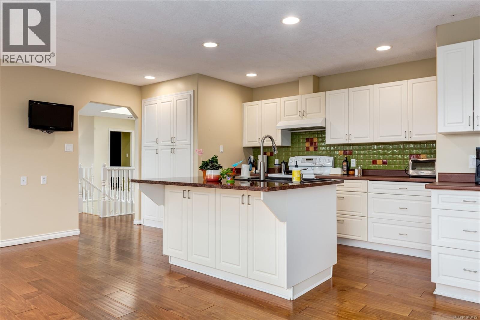 1206 Mckenzie Dr - 8