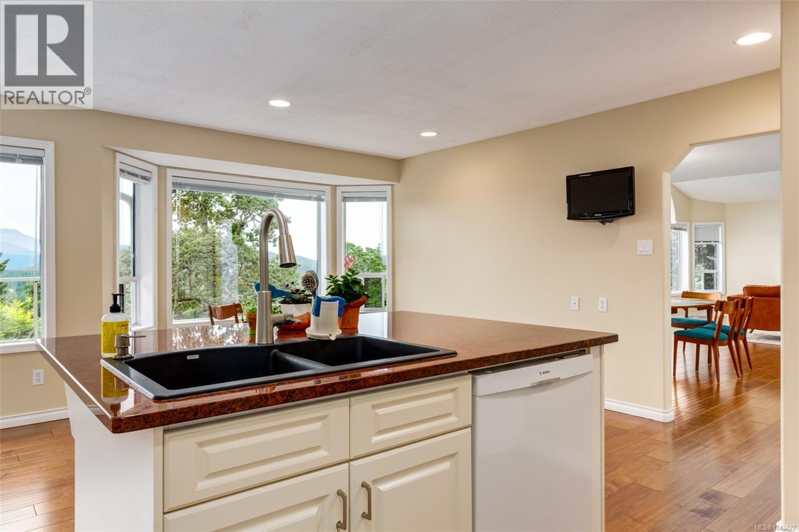 1206 Mckenzie Dr - 11