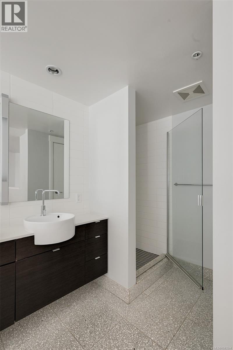 #445 770 Fisgard St - 24