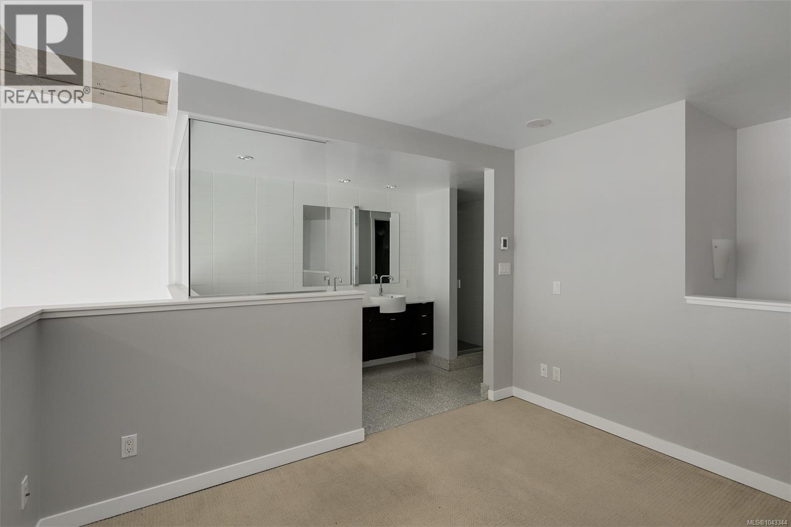 #445 770 Fisgard St - 33