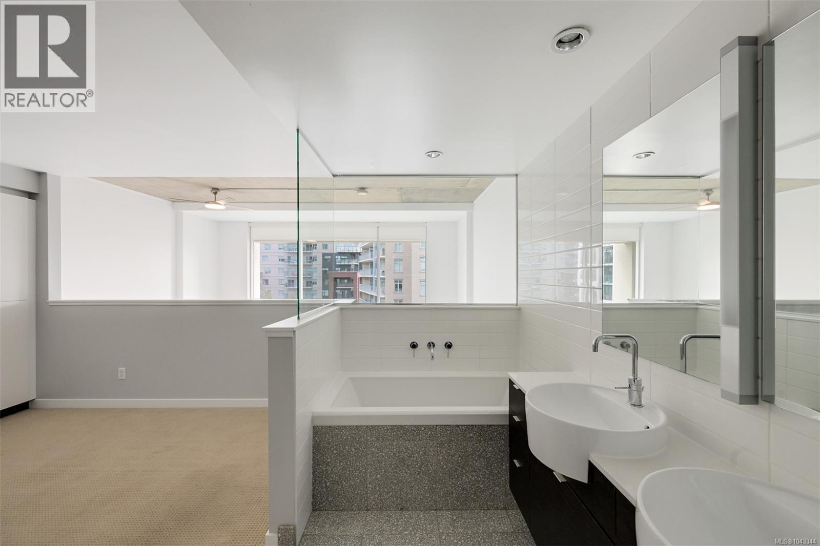 #445 770 Fisgard St - 36