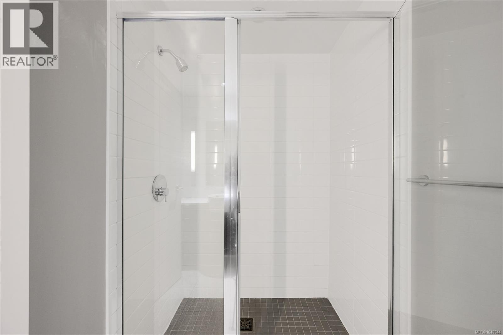 #445 770 Fisgard St - 37