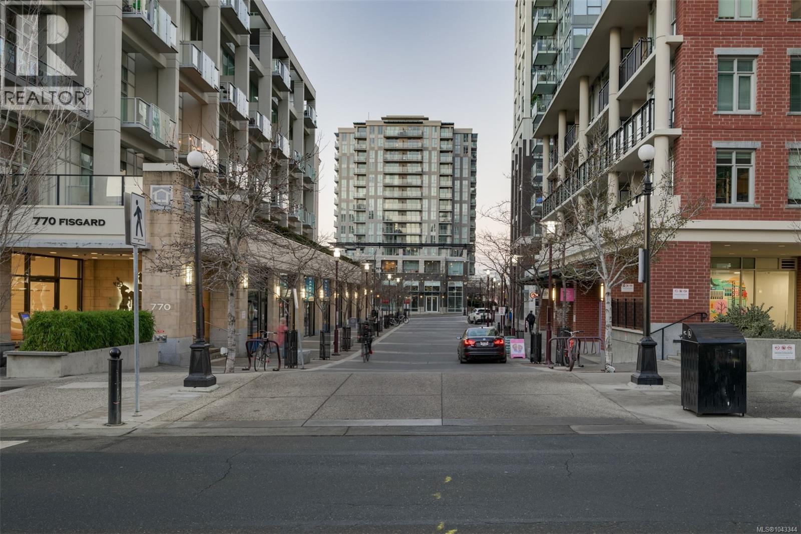 #445 770 Fisgard St - 39