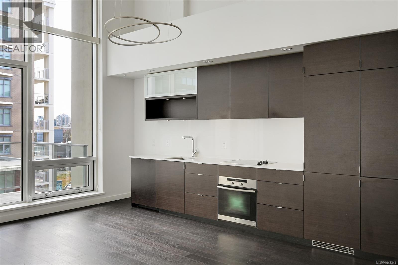 #445 770 Fisgard St - 4