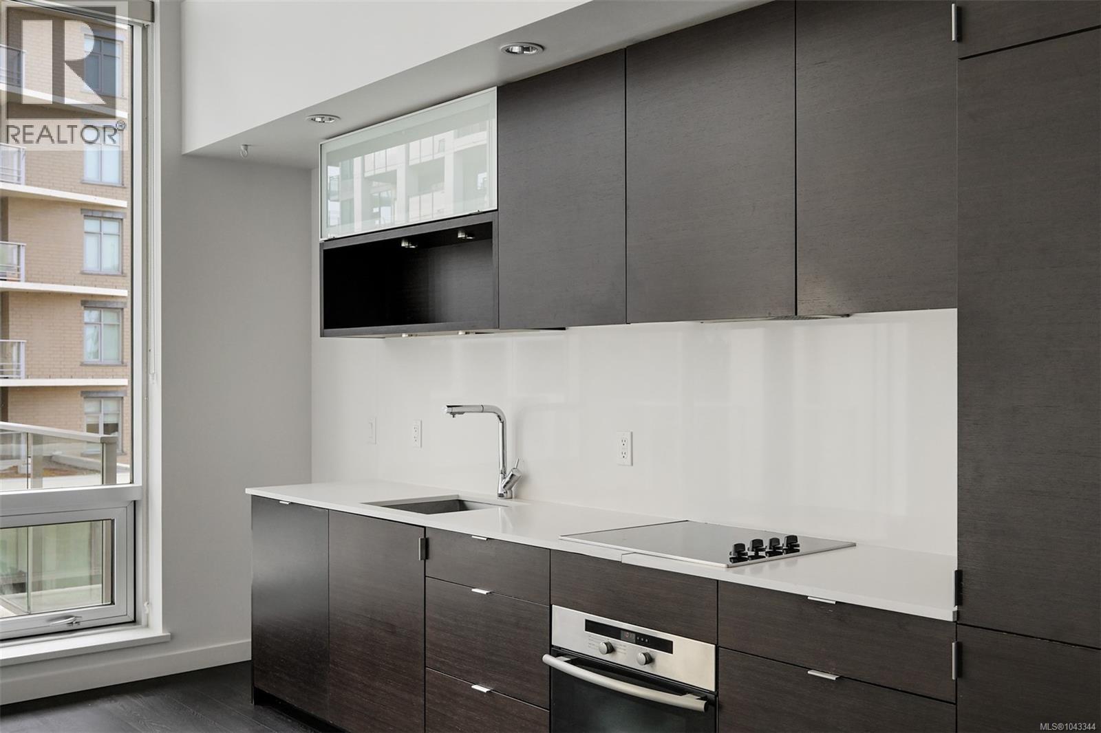 #445 770 Fisgard St - 7