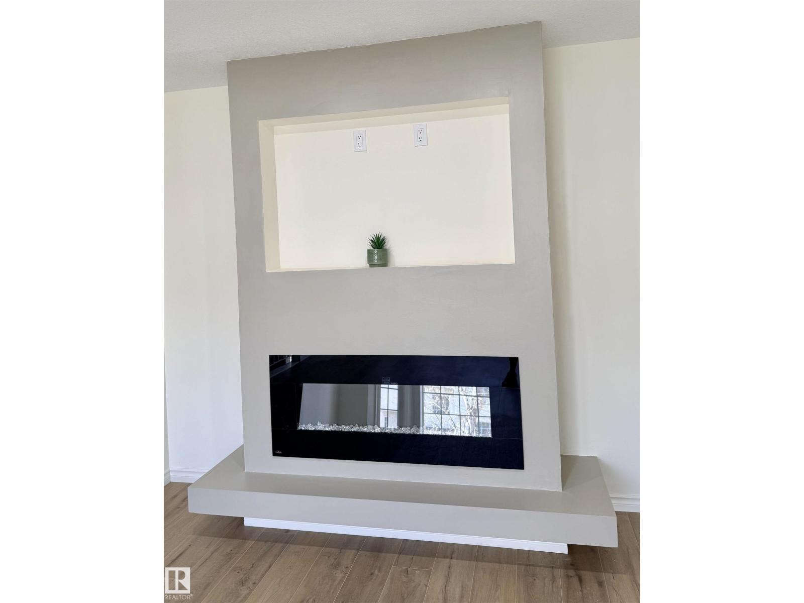 #22 9703 174 ST NW NW - 12