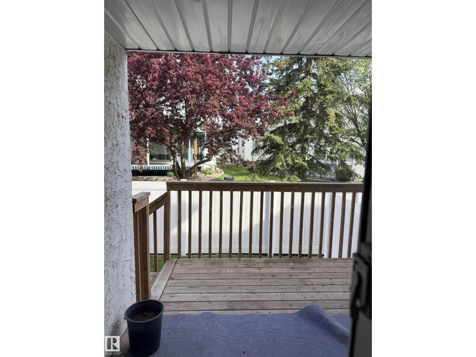 #22 9703 174 ST NW NW - 29