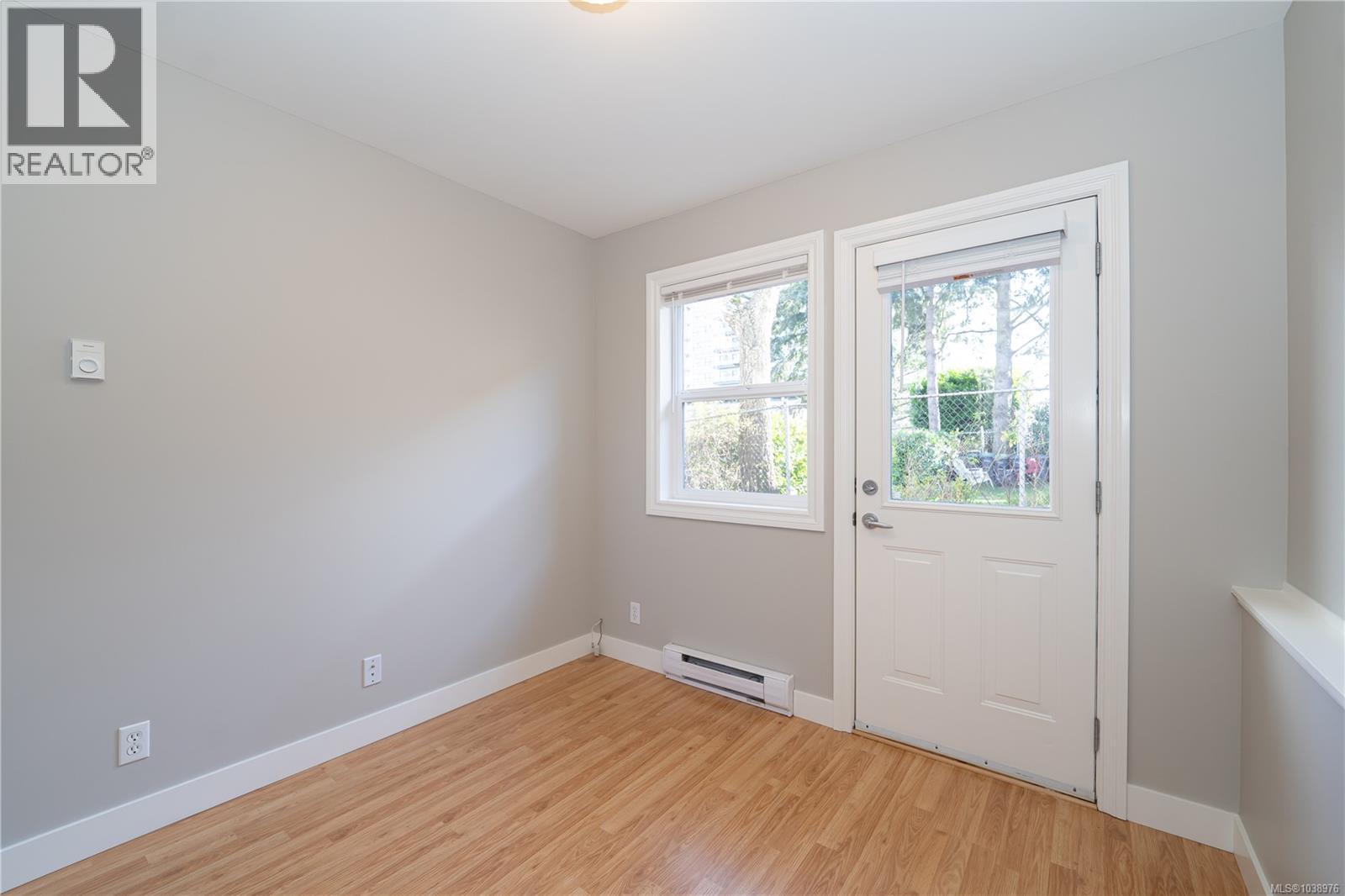#4 601 Nelson St - 23