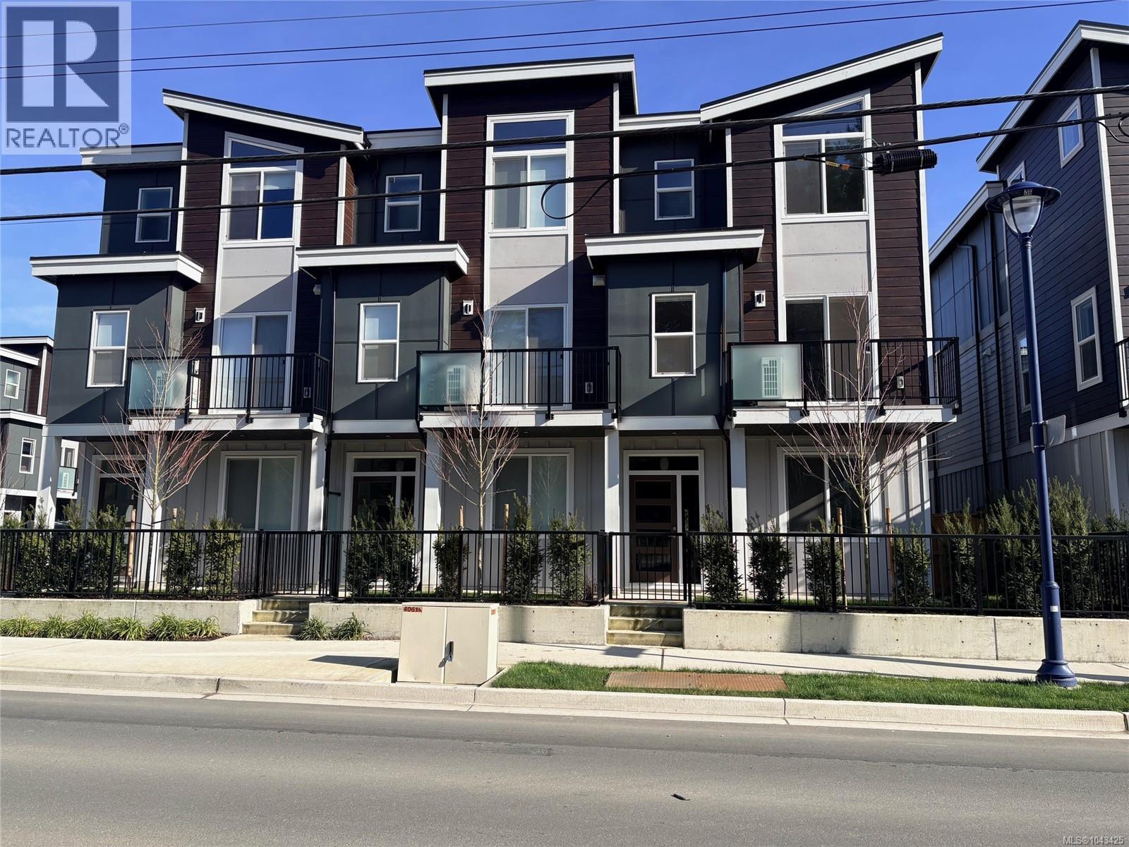 1210 Arcadiawood Crt - 1