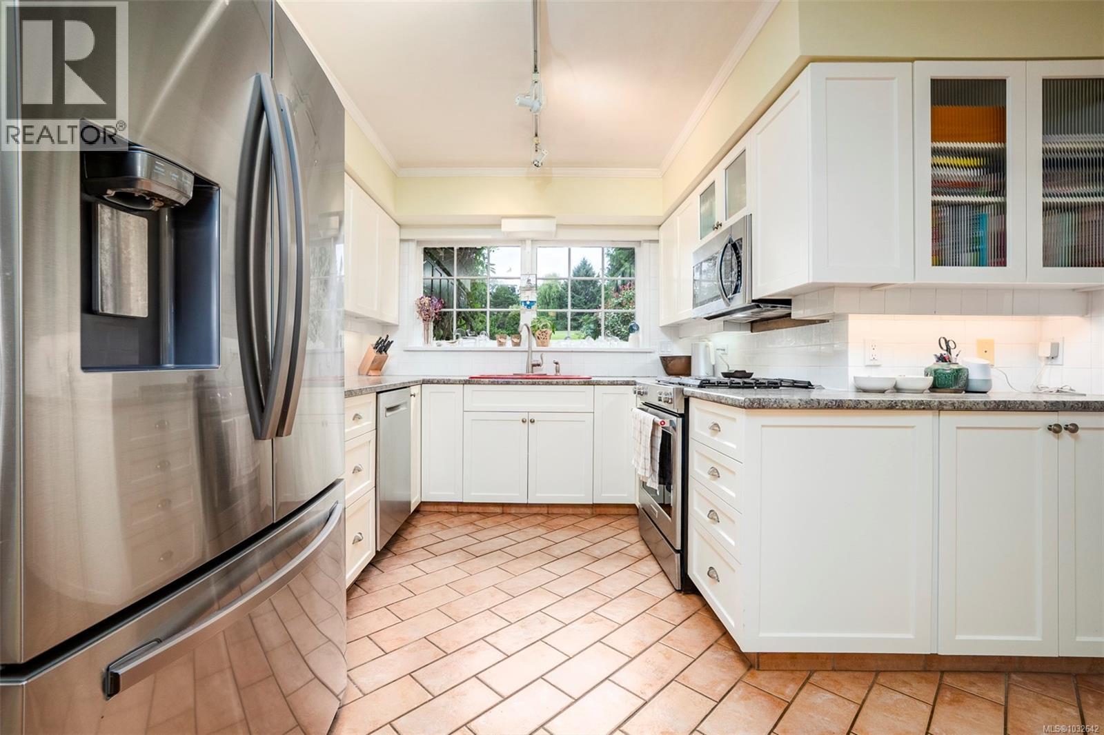 1820 Argyle Ave - 30