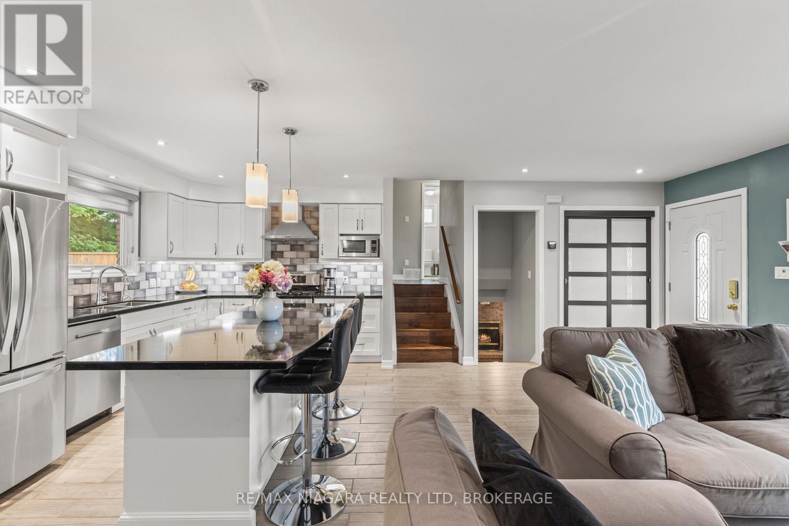 10 ACADIA COURT - 11