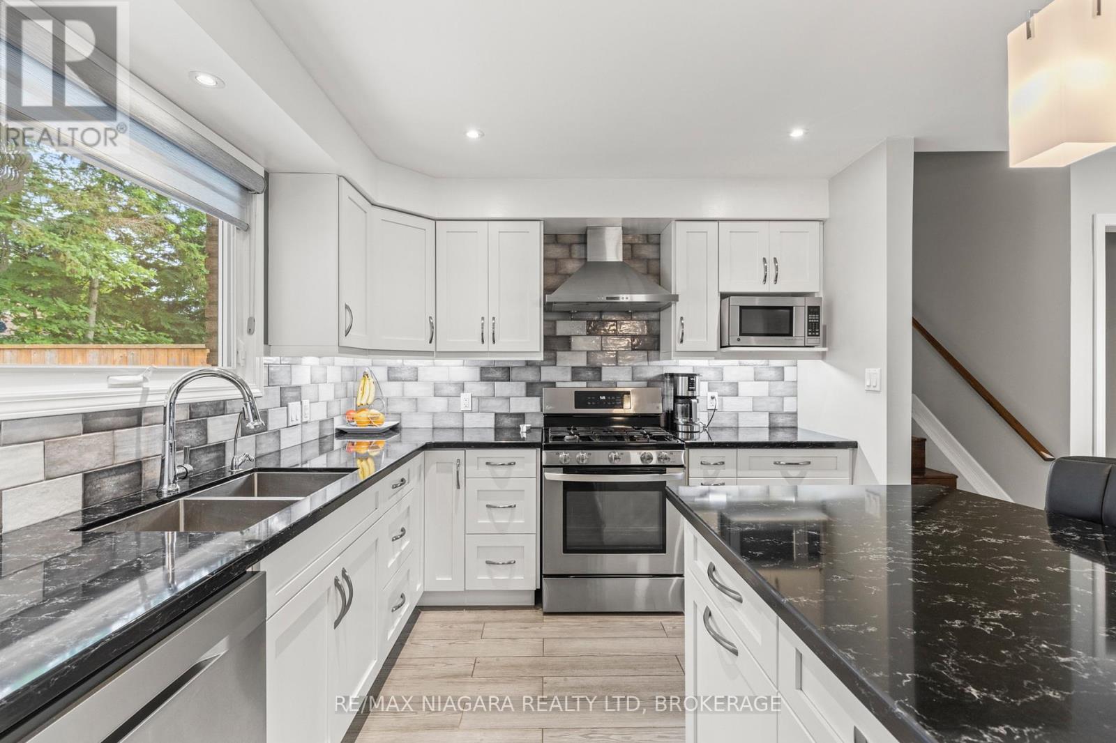 10 ACADIA COURT - 13