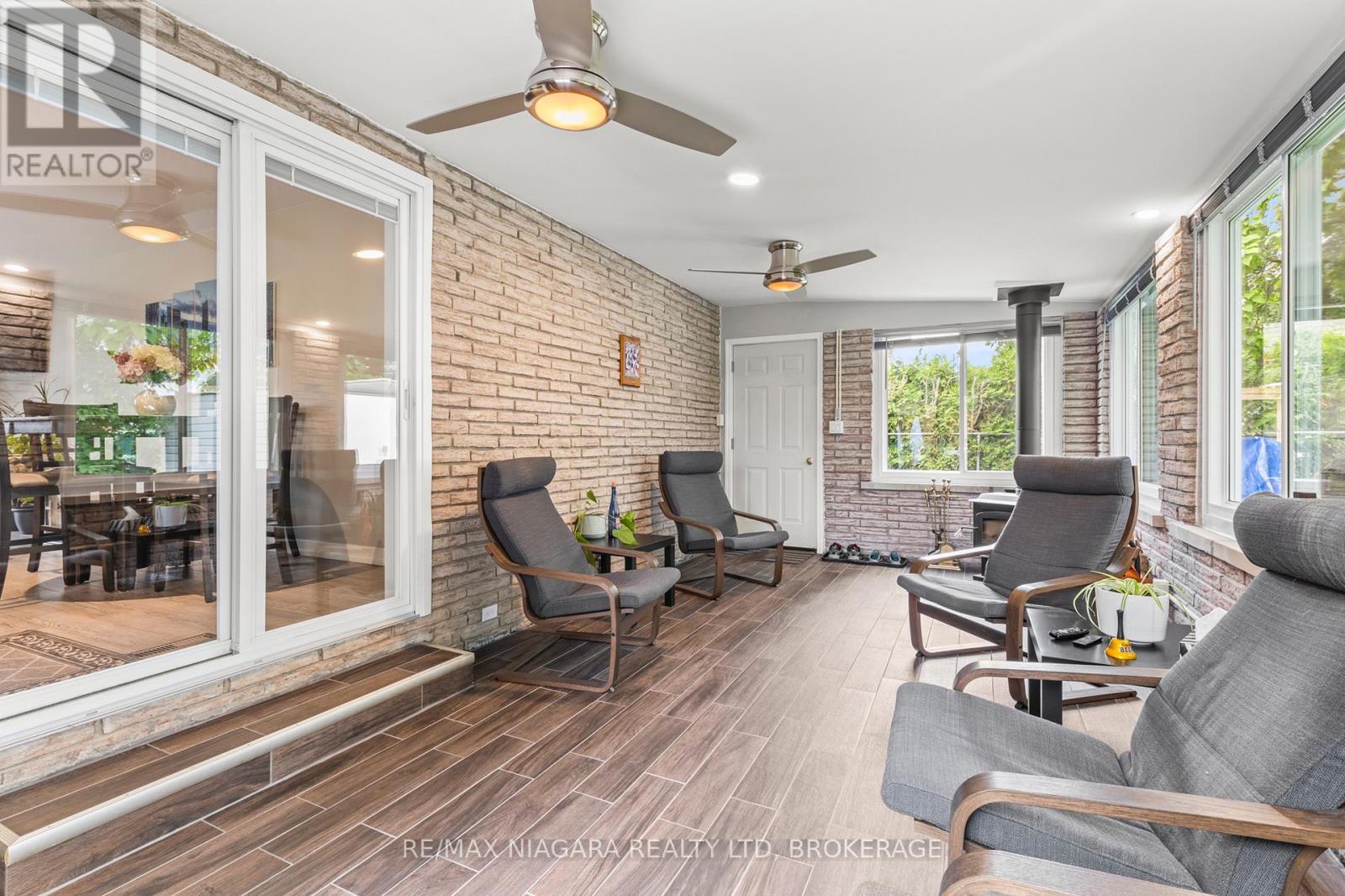 10 ACADIA COURT - 16