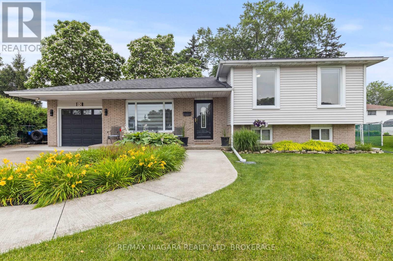 10 ACADIA COURT - 2