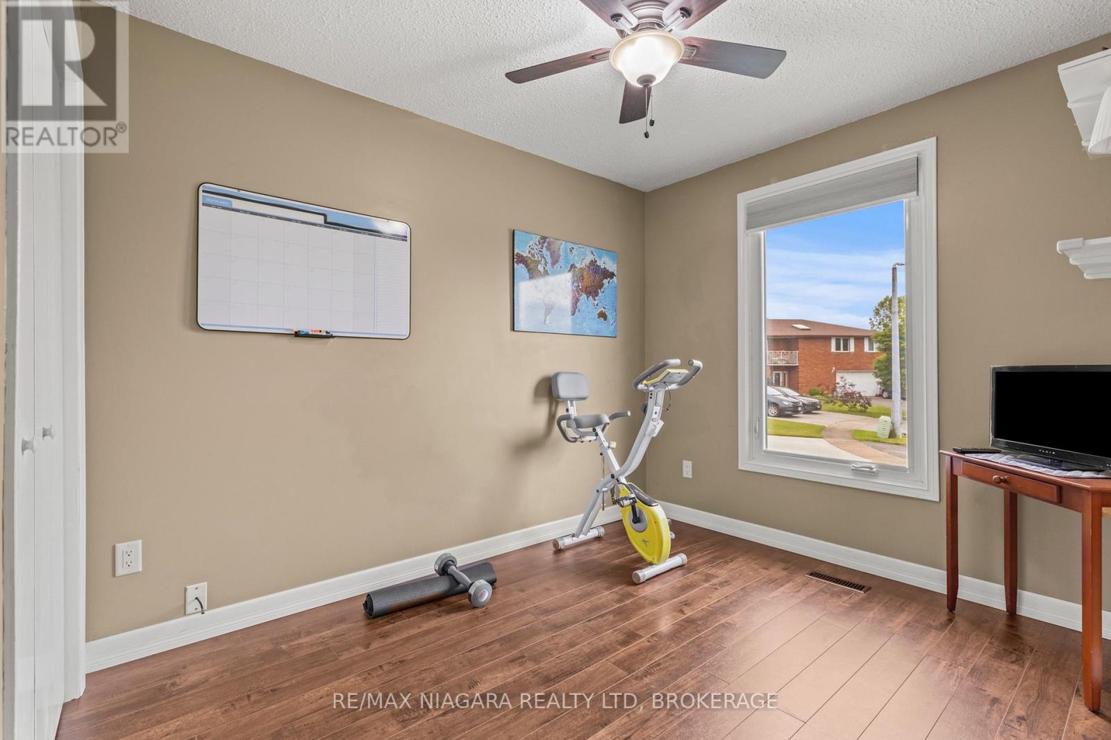 10 ACADIA COURT - 20