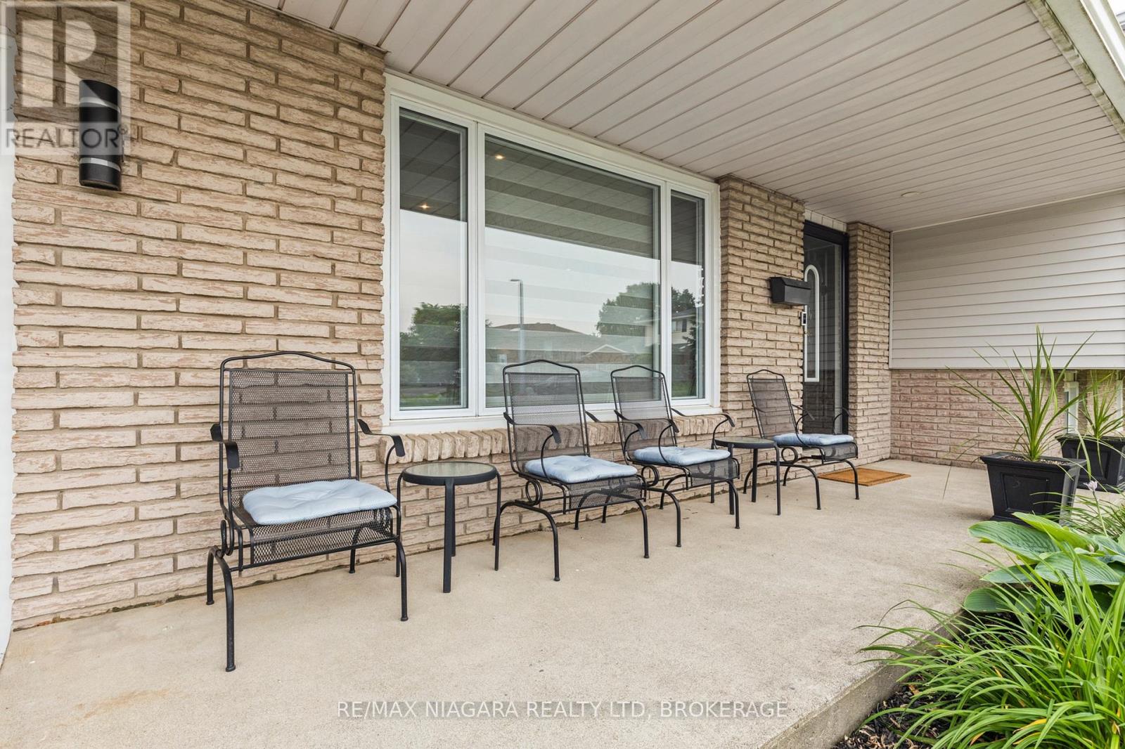 10 ACADIA COURT - 3