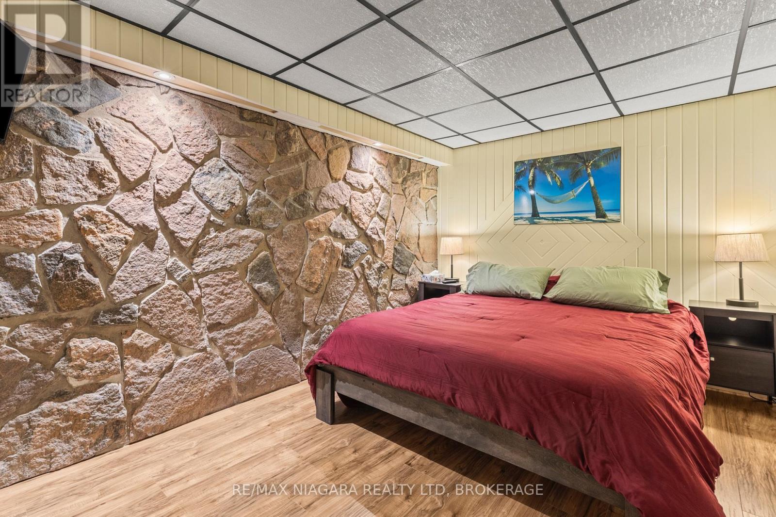 10 ACADIA COURT - 31