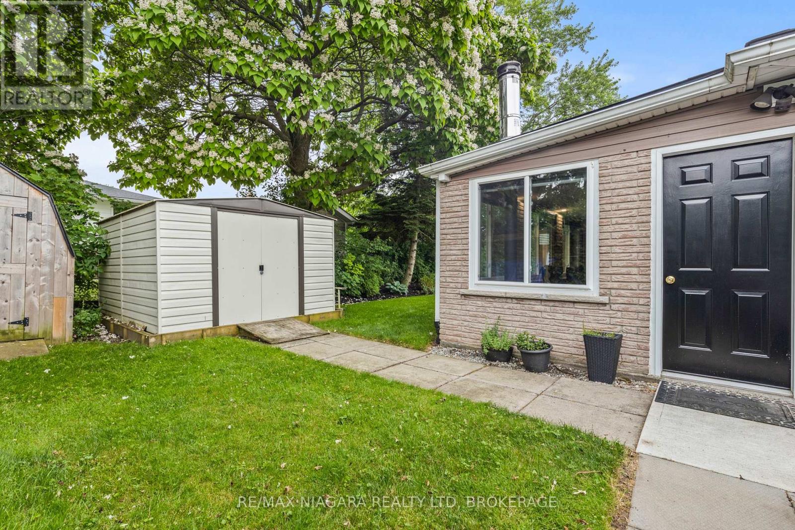 10 ACADIA COURT - 34