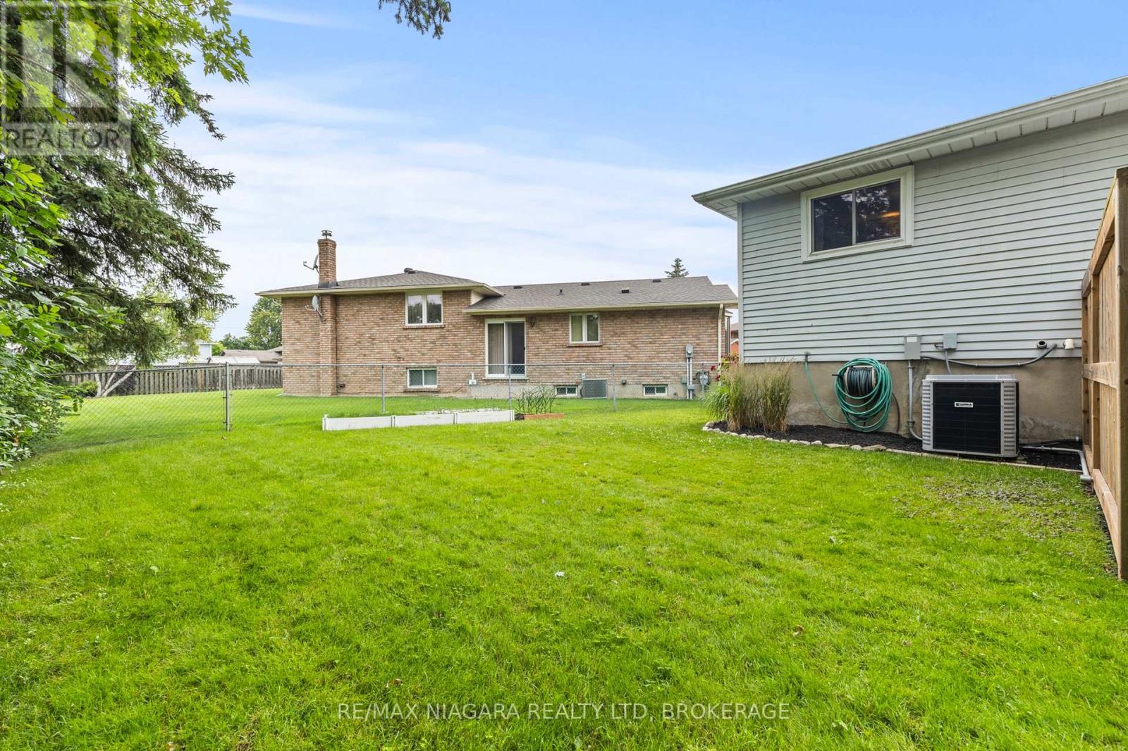 10 ACADIA COURT - 38