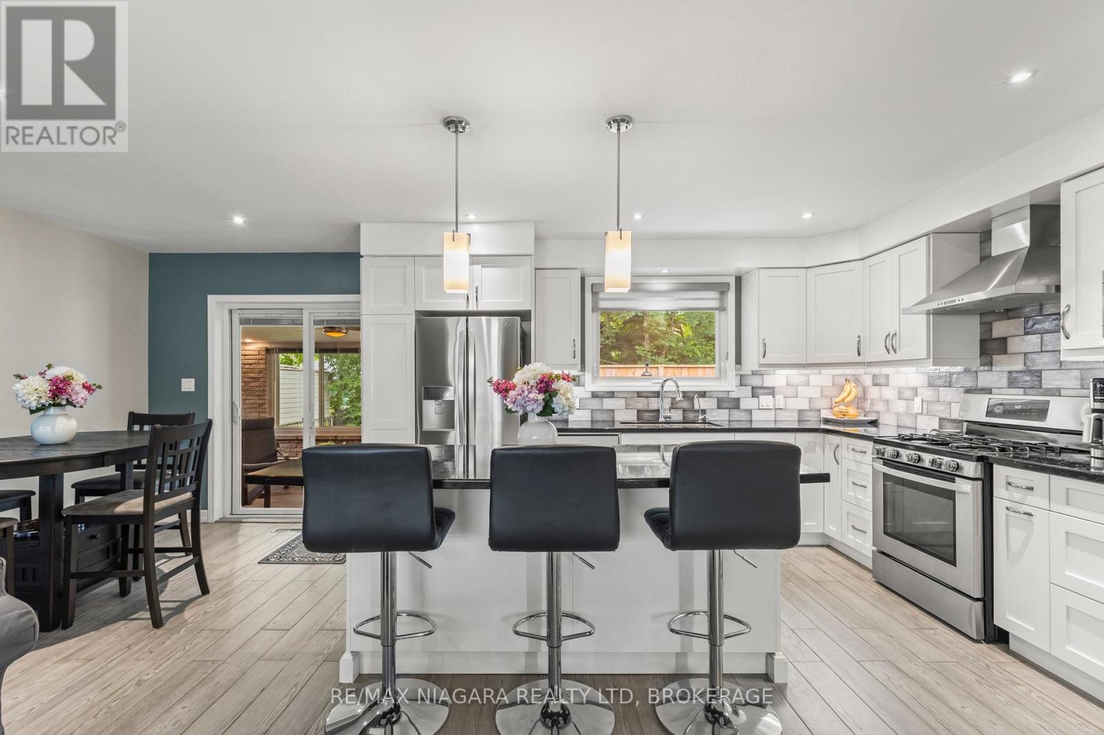 10 ACADIA COURT - 8