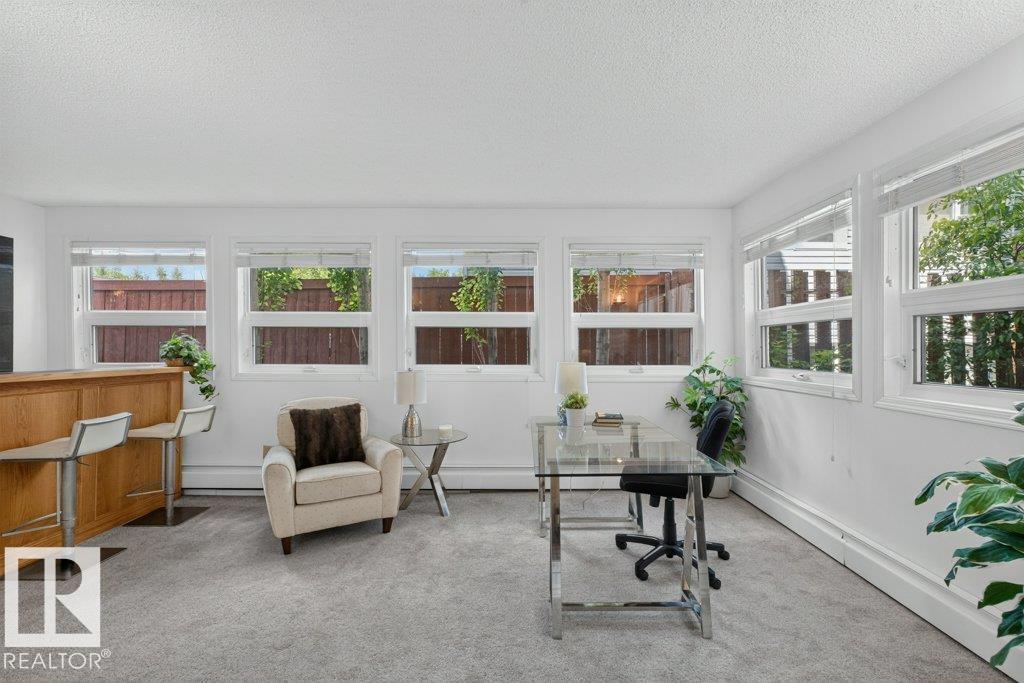 #3 10160 119 ST NW - 8