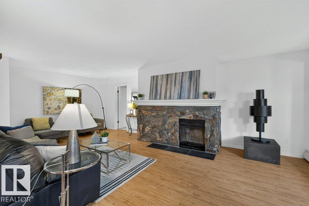 #3 10160 119 ST NW - 4