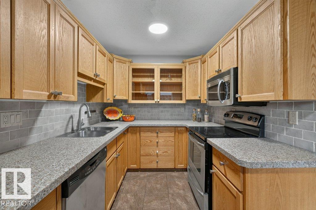 #3 10160 119 ST NW - 14