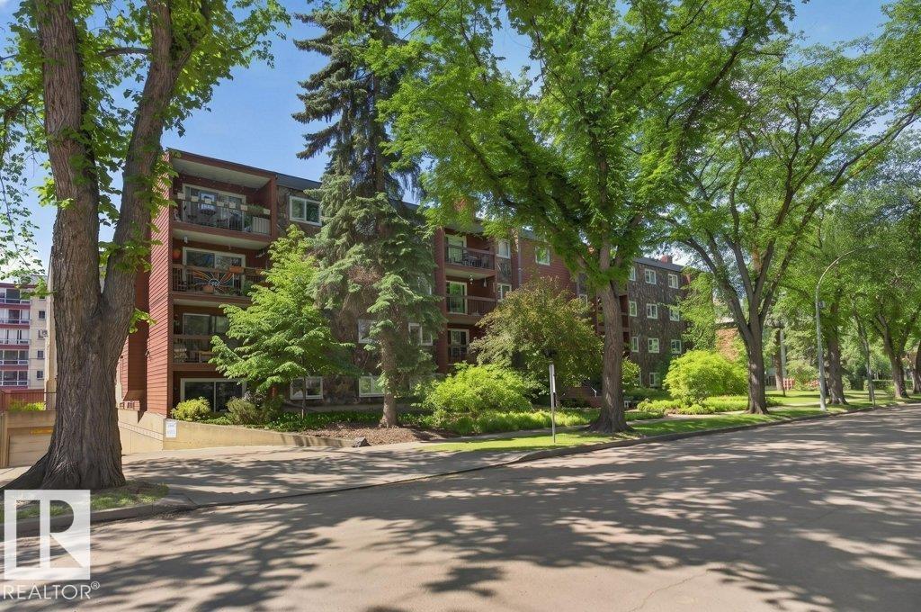 #3 10160 119 ST NW - 32
