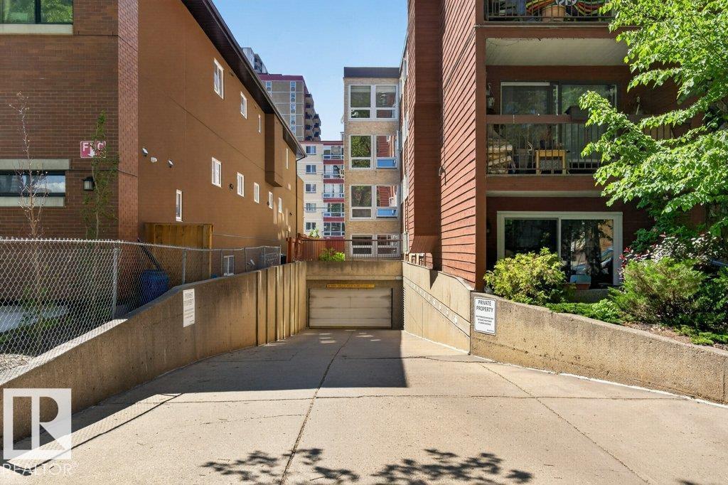 #3 10160 119 ST NW - 29