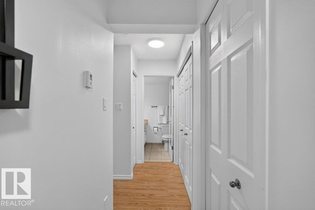 #3 10160 119 ST NW - 26