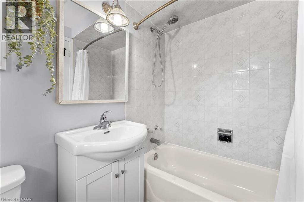 #12 465 BEECHWOOD Place - 34