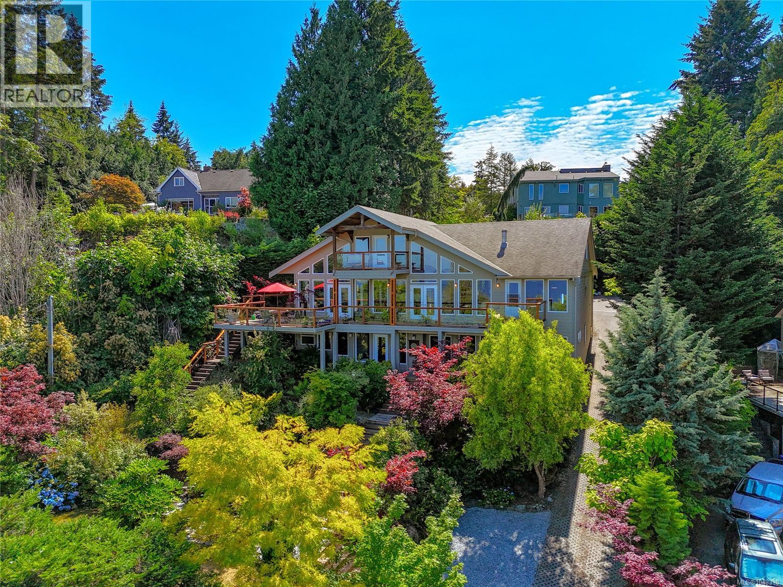 2550 Seaview Rd - 1
