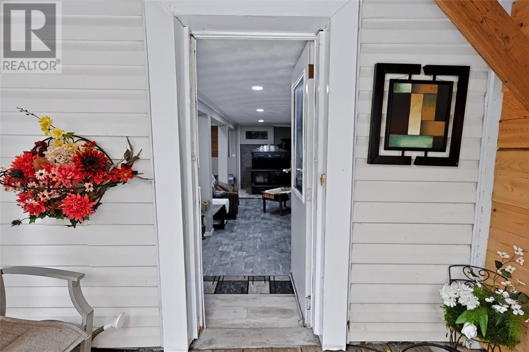 318 Chain Lake Road - 22