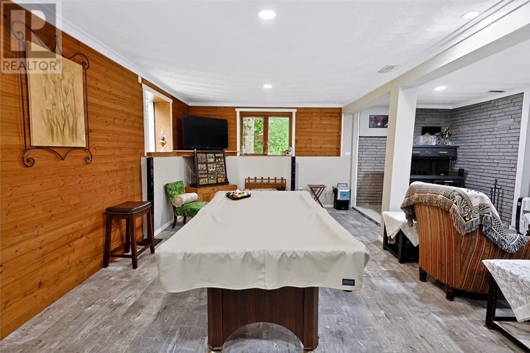 318 Chain Lake Road - 26