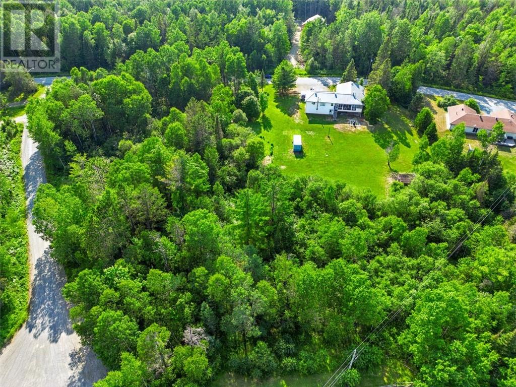 318 Chain Lake Road - Image 5