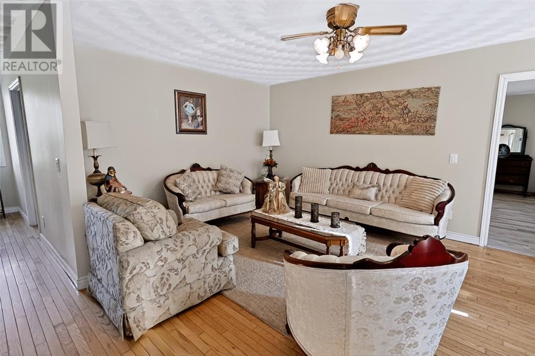 318 Chain Lake Road - 51