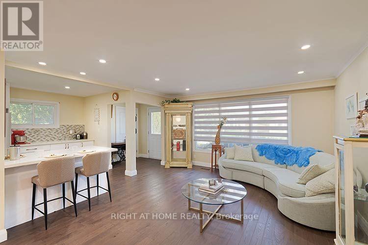 304 ROYWOOD CRESCENT - 4
