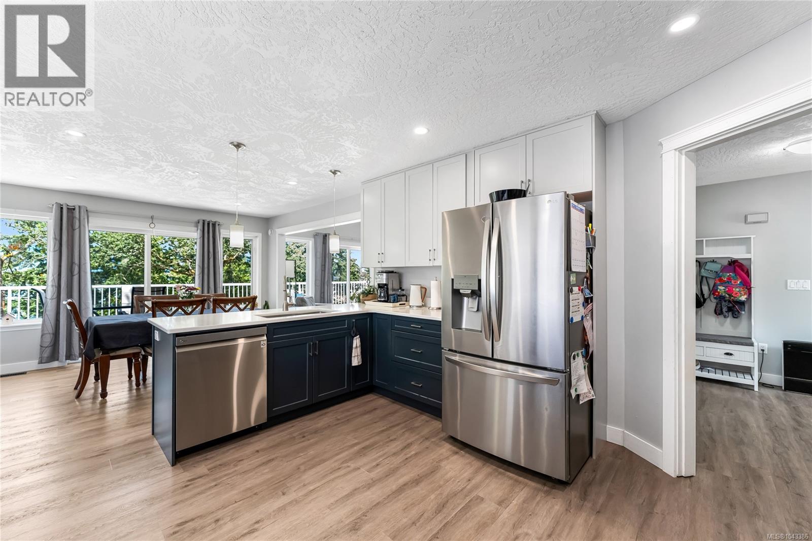 6037 Stonehouse Pl - 10