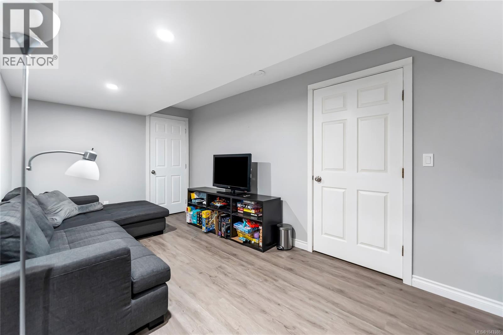 6037 Stonehouse Pl - 39